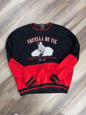 Warner Bros. Cruella De Vil Black & Red Colorblock Crewneck Sweatshirt